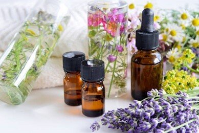 Huiles essentielles de lavande et d'immortelle